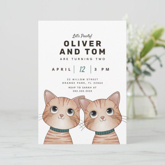 Tweeling verjaardagsfeest met twee schattige kitte kaart (Staand voorkant)