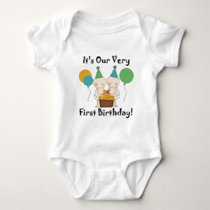 Tweelingbaby's 1e verjaardag t-shirts en cadeautje