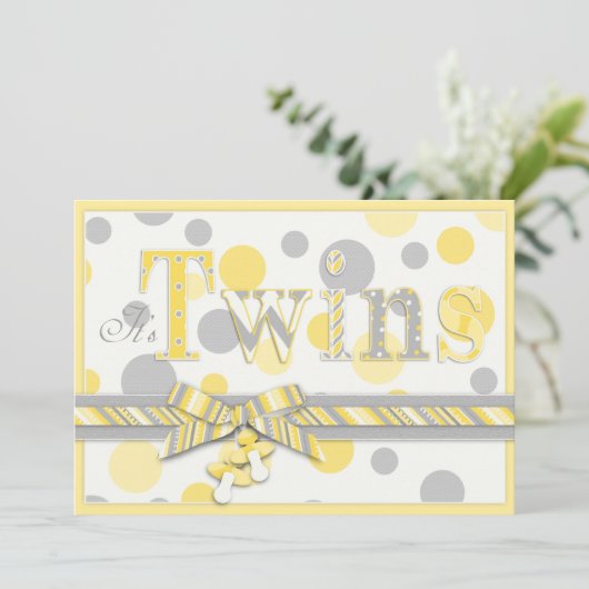 Tweelingbaby's Geel Grijs Stip Baby shower Kaart (Staand voorkant)