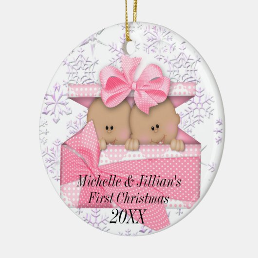 Tweelingen eerste kerstversiering keramisch ornament (Links)