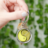 Tweelingen en metalen aap sleutelhanger (Hand)