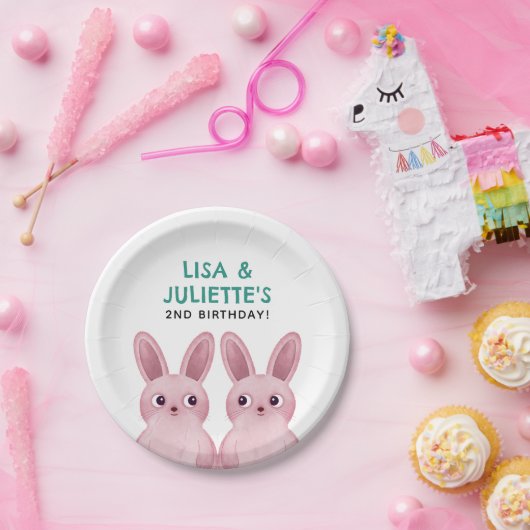 Tweelingjarig feestje met twee roze bunny meisjes papieren bordje (Feest)