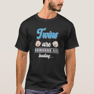 Tweelingmam twijfelt aan het laden met verwacht me t-shirt