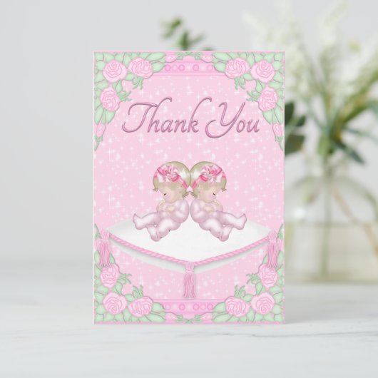 Tweelingmeisjes, kussen en Rozen Roze dank Bedankkaart (Staand voorkant)