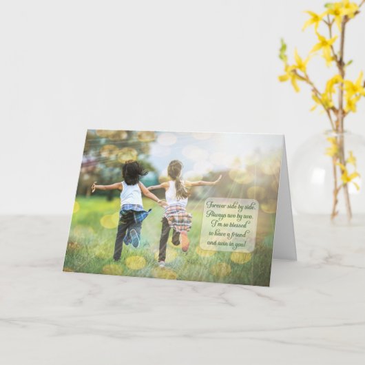 Tweelingzuster's verjaardag voor altijd zijwaarts kaart (Gele Bloem)