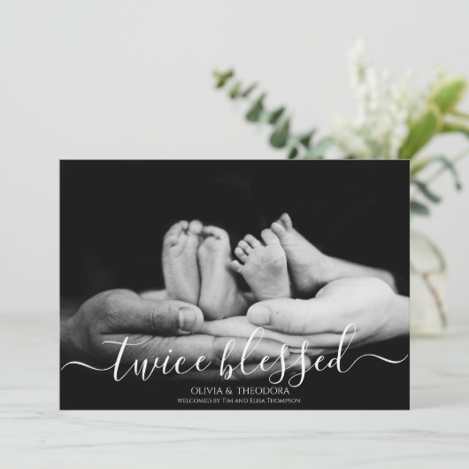 Tweemaal zonder bedekking Twice Blessed Photo Coll Aankondiging (Staand voorkant)