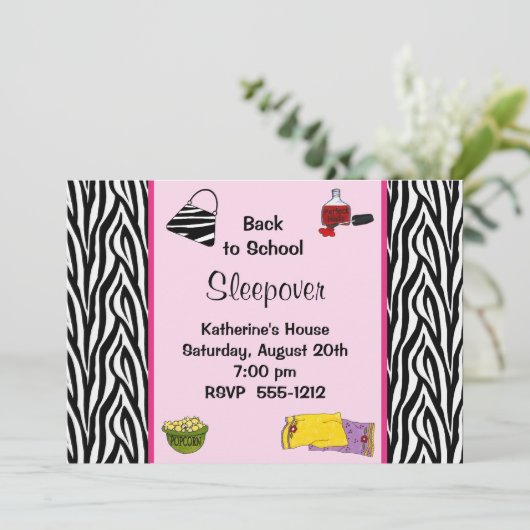 Tween Sleepover-uitnodiging (#INV001) Kaart (Staand voorkant)