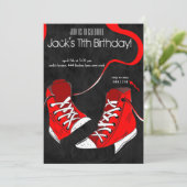 Tween Teenager Cool Sneaker Verjaardag Uitnodiging (Staand voorkant)