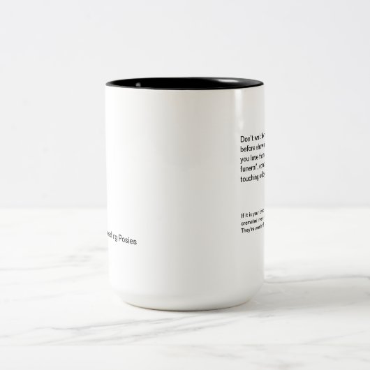 Tweetone Mok die begrafenis leidt (Center)