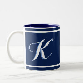 Tweetonige koffiemok met Navy Blue monogram Tweekleurige Koffiemok