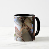 Tweetonige mok met afbeelding van een huisvink (Voorkant rechts)