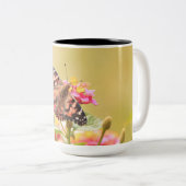 Tweetonige mok met foto van een beschilderde damev (Voorkant rechts)