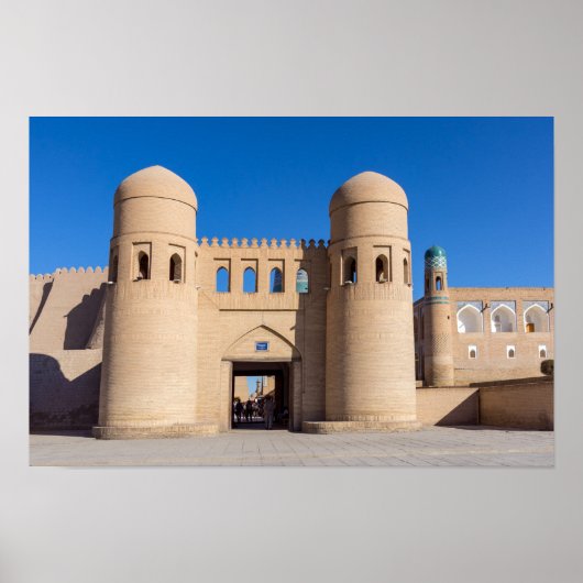 Tweevoudig getwijnd West Gate - Khiva, Oezbekistan Poster (Voorkant)