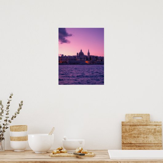 Twilight Serenity Over Valletta – een tijdloze med Poster (Keuken)
