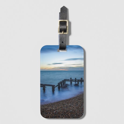 Twilight Sky Over Shoreline en Breakwater Bagagelabel (Voorkant (verticaal))