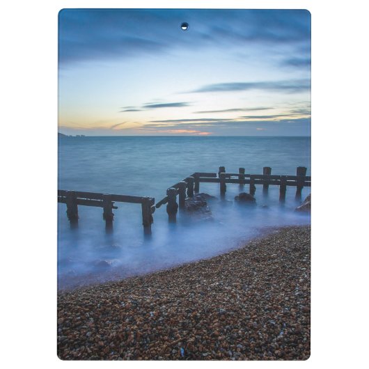 Twilight Sky Over Shoreline en Breakwater Klembord (Achterkant)