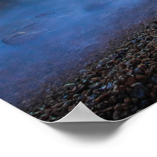 Twilight Sky Over Shoreline en Breakwater Poster (Hoek)
