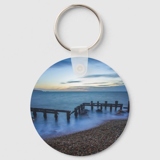 Twilight Sky Over Shoreline en Breakwater Sleutelhanger (Voorkant)