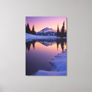Twilight, Tarn en Crescent Moon Canvas Afdruk