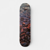 Twilight Treasures: rotsachtig strand Persoonlijk Skateboard (Voorkant)