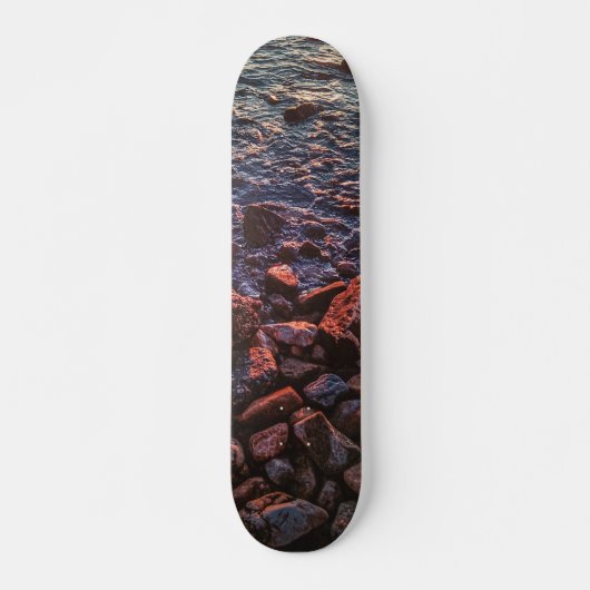 Twilight Treasures: rotsachtig strand Persoonlijk Skateboard (Voorkant)