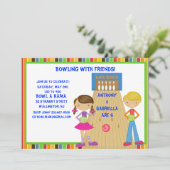 Twin Bowling Birthday Party Invitation Kaart (Staand voorkant)