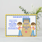 Twin Boys Bowling Birthday Party Invitation Kaart (Staand voorkant)