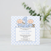 Twin Boys Stick Figuur Twins Birthday Invitation Kaart (Staand voorkant)