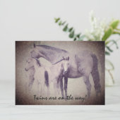 Twin Foals in Snow Horse Baby shower Uitnodiging (Staand voorkant)
