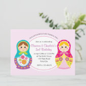 Twin Girls Birthday Invitation (Matryoshka) Kaart (Staand voorkant)