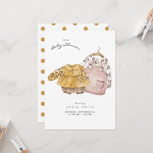 Twin Girls Cute Clothes Baby shower Kaart (Voorkant / Achterkant in situ)