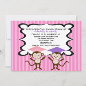 Twin Girls Monkeying Around Afstuderen Invitation Kaart (Voorkant)