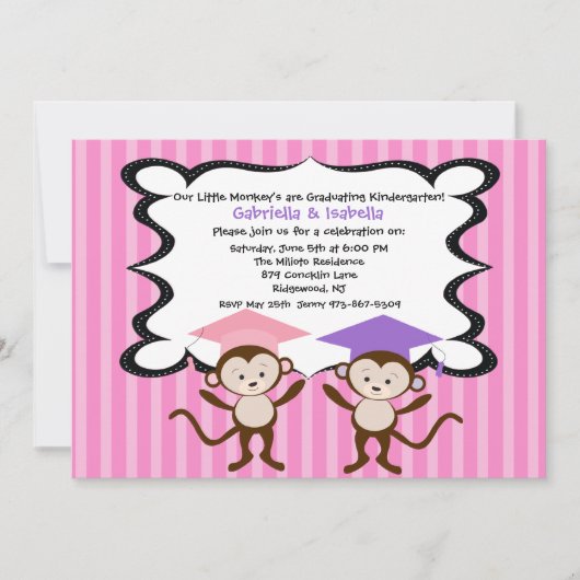 Twin Girls Monkeying Around Afstuderen Invitation Kaart (Voorkant)