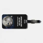 Twin Grail ruimtevaartuig in een baan om de maan. Bagagelabel (Achterkant horizontaal)