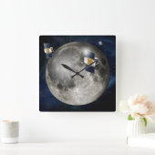 Twin Grail ruimtevaartuig in een baan om de maan. Vierkante Klok (Huis)