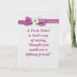 Twin Sister Quote met Polka Dot Ribbon Kaart<br><div class="desc">Tweelingzus citeert met roze en witte polka puntlint en kosmos bloem op lichtgrijs rustic barnhout. De tekst kan worden uitgegeven.</div>