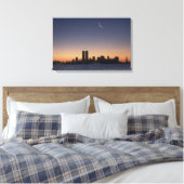 Twin Towers en Lady Liberty bij zonsondergang Canvas Afdruk (Insitu (Slaapkamer))