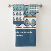 Twin Whimsical Birds Blauw Dubbel probleem Bad Handdoek (Insitu)