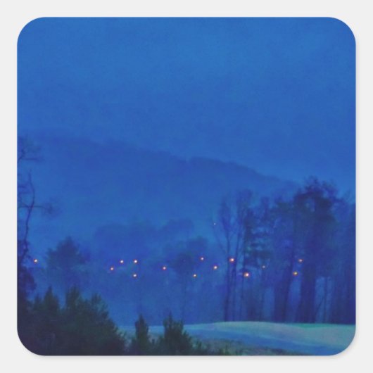 Twinkellichten in een blauw gebergte vierkante sticker (Voorkant)