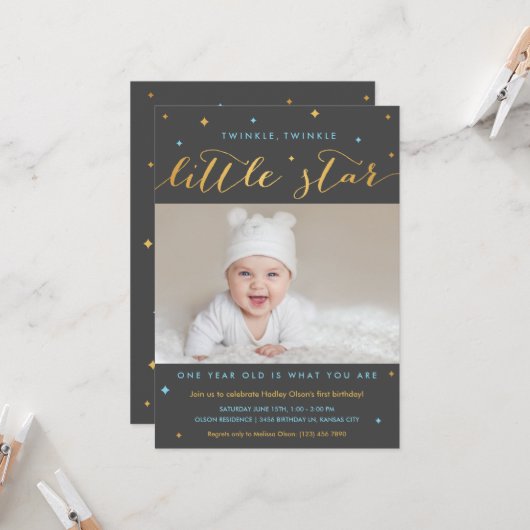 Twinkle Little Star First Birthday Invitation Boy Kaart (Voorkant / Achterkant in situ)