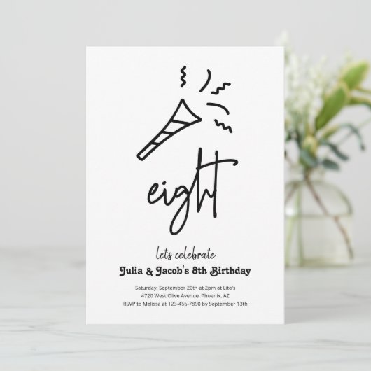 Twins 8e verjaardag Party uitnodiging (Staand voorkant)