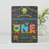 Twins boy 1e verjaardag kleine monsterfeest kaart (Staand voorkant)