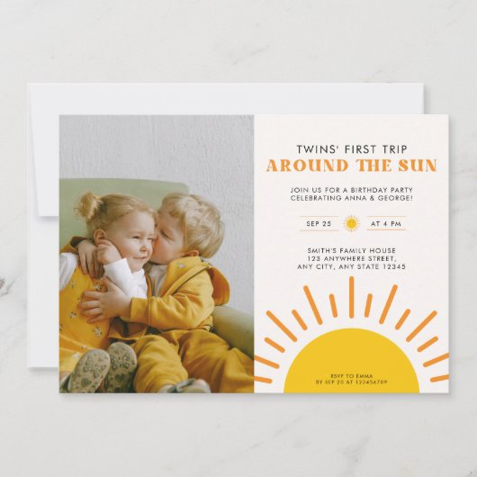 TWINS Eerste reis rond de eerste verjaardag van de Kaart (Voorkant)