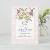 Twins Gray and Pink Floral Bunny Shower Invitation Kaart (Staand voorkant)