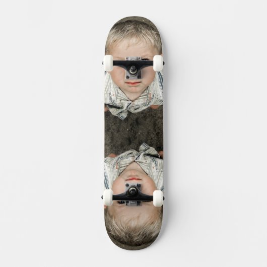 Twins Perspective Skateboard (Voorkant)