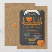 Twins Pumpkin 4TH 4 Vierde 4 Birthday Party Invite Kaart (Voorkant / Achterkant)