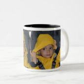 Twins Rainy Day Tweekleurige Koffiemok (Voorkant rechts)