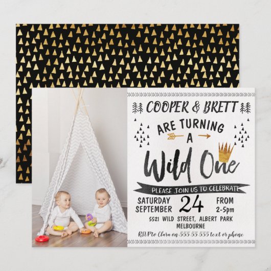 Twins Wild One Photo 1st Birthday Invitation Kaart (Voorkant / Achterkant)