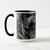 Twisted squares, zwarte en grijze "penseelstreken" mok (Links)