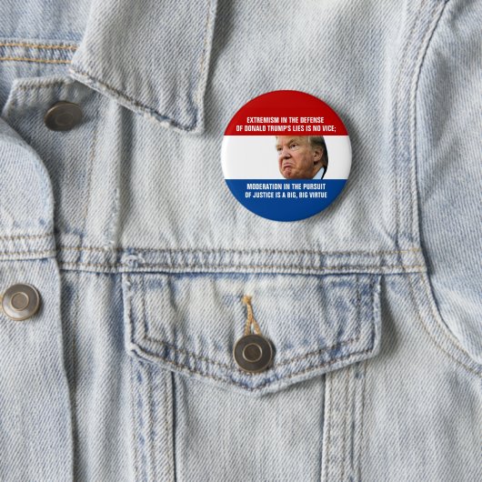 Twisted Trump Logic Ronde Button 5,7 Cm (In situ)